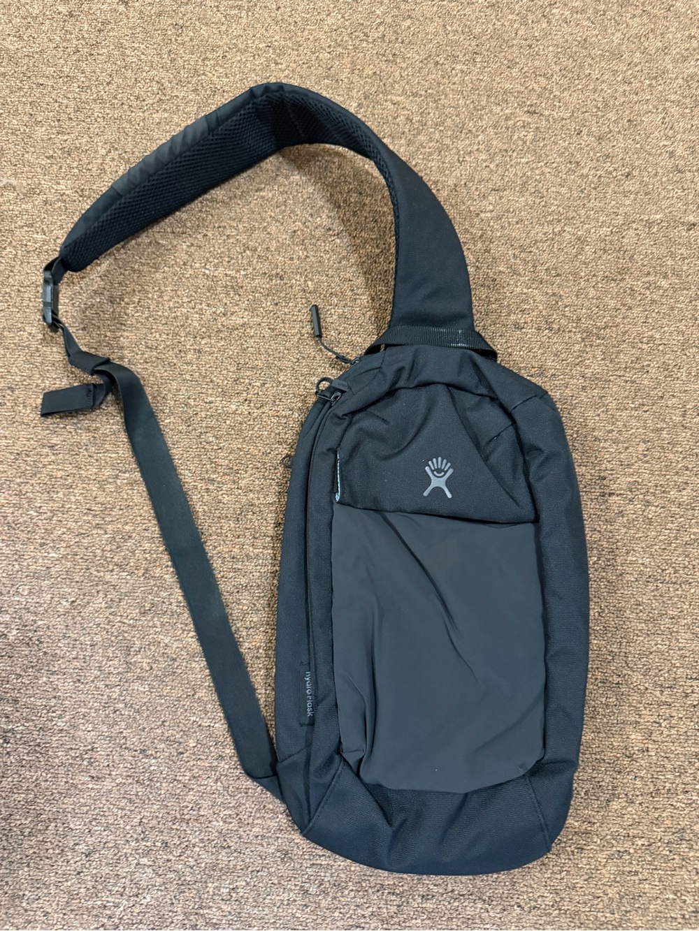 Hydro Flask Slingback Bottle Pack Black 32oz Crossbody Hiking Bag